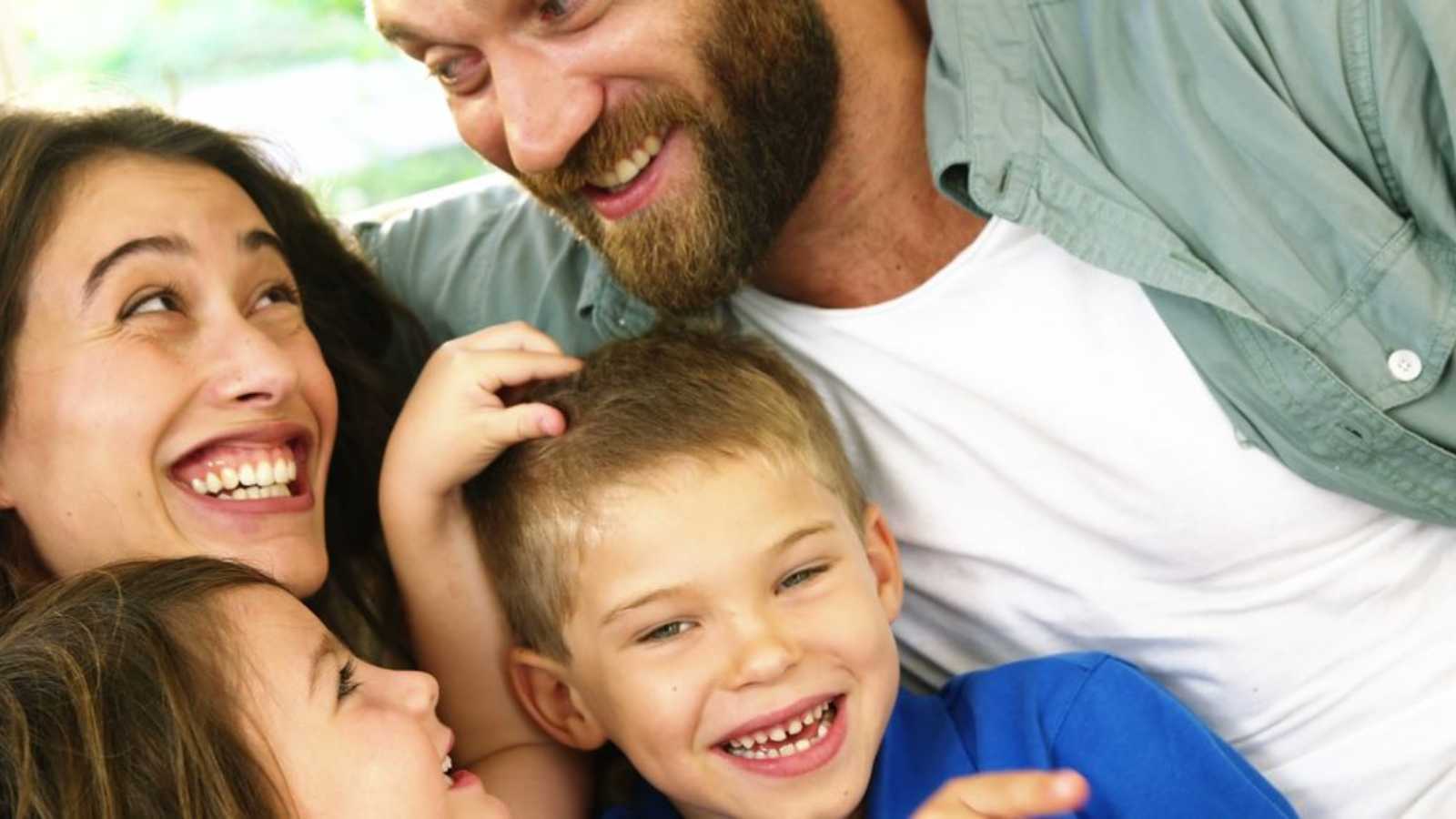 Harvard Experts Married for Decades Reveal Things Happy Couples Don’t Do