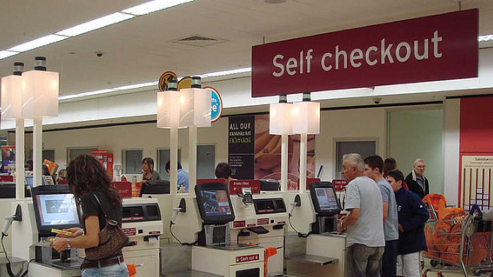 Big-Name Retail Chains Ditching Self-Checkout In 2025
