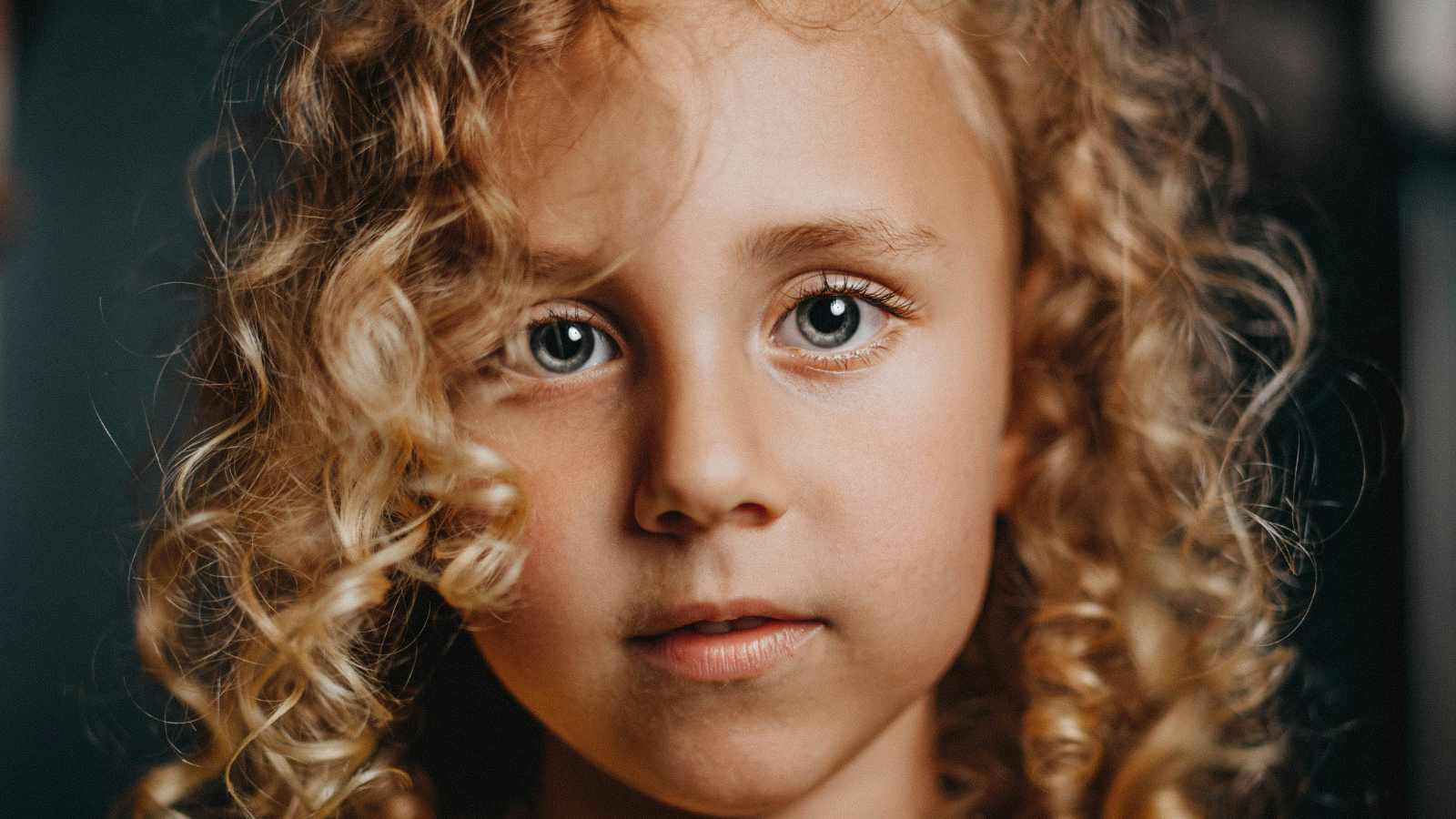Signs You Were Raised by a Narcissist, According to a Psychologist