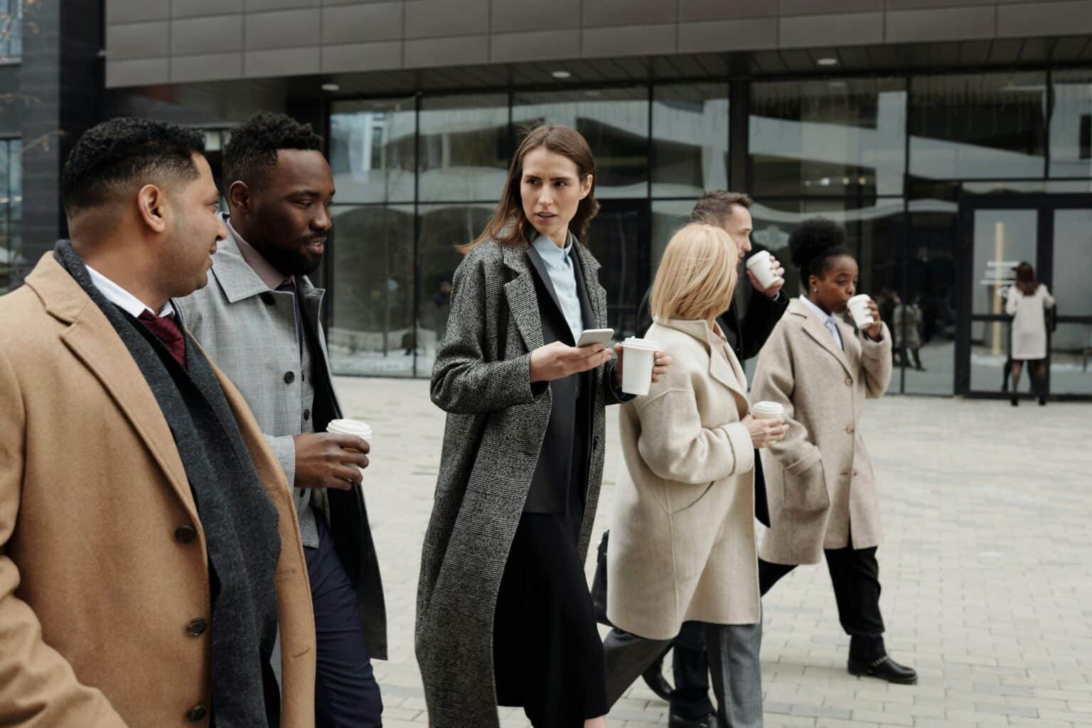 10 signs people feel intimidated by you — and you don’t realize it ...