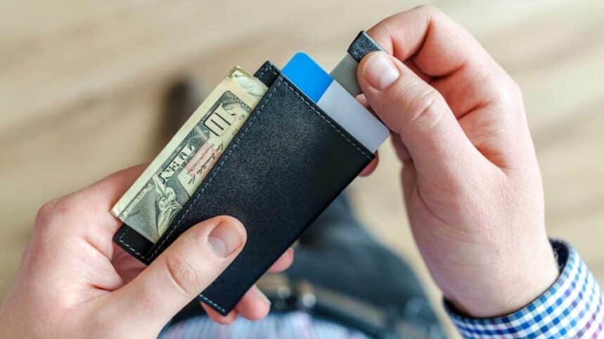 things people over 50 should not keep in their wallet