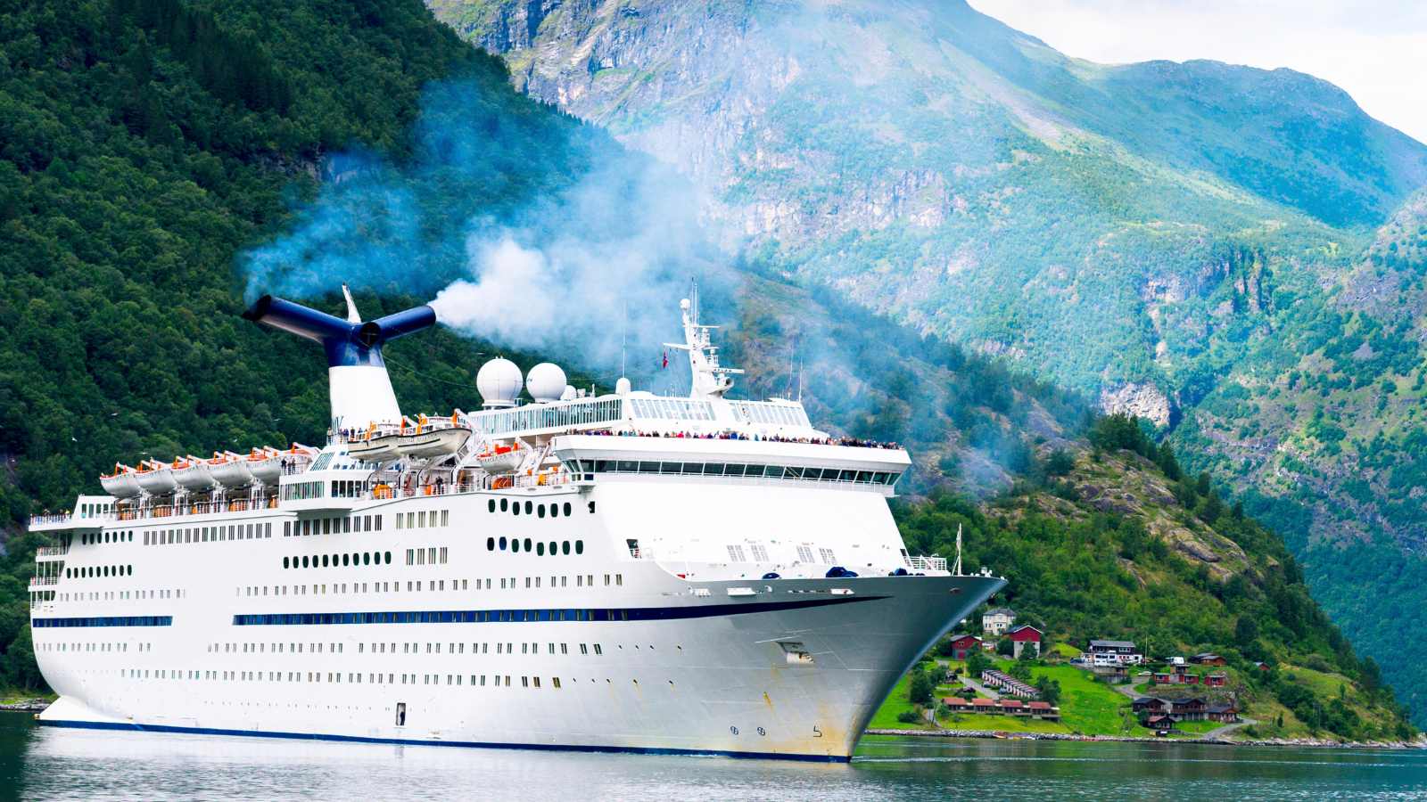 15 reasons why cruises are not the dream you think