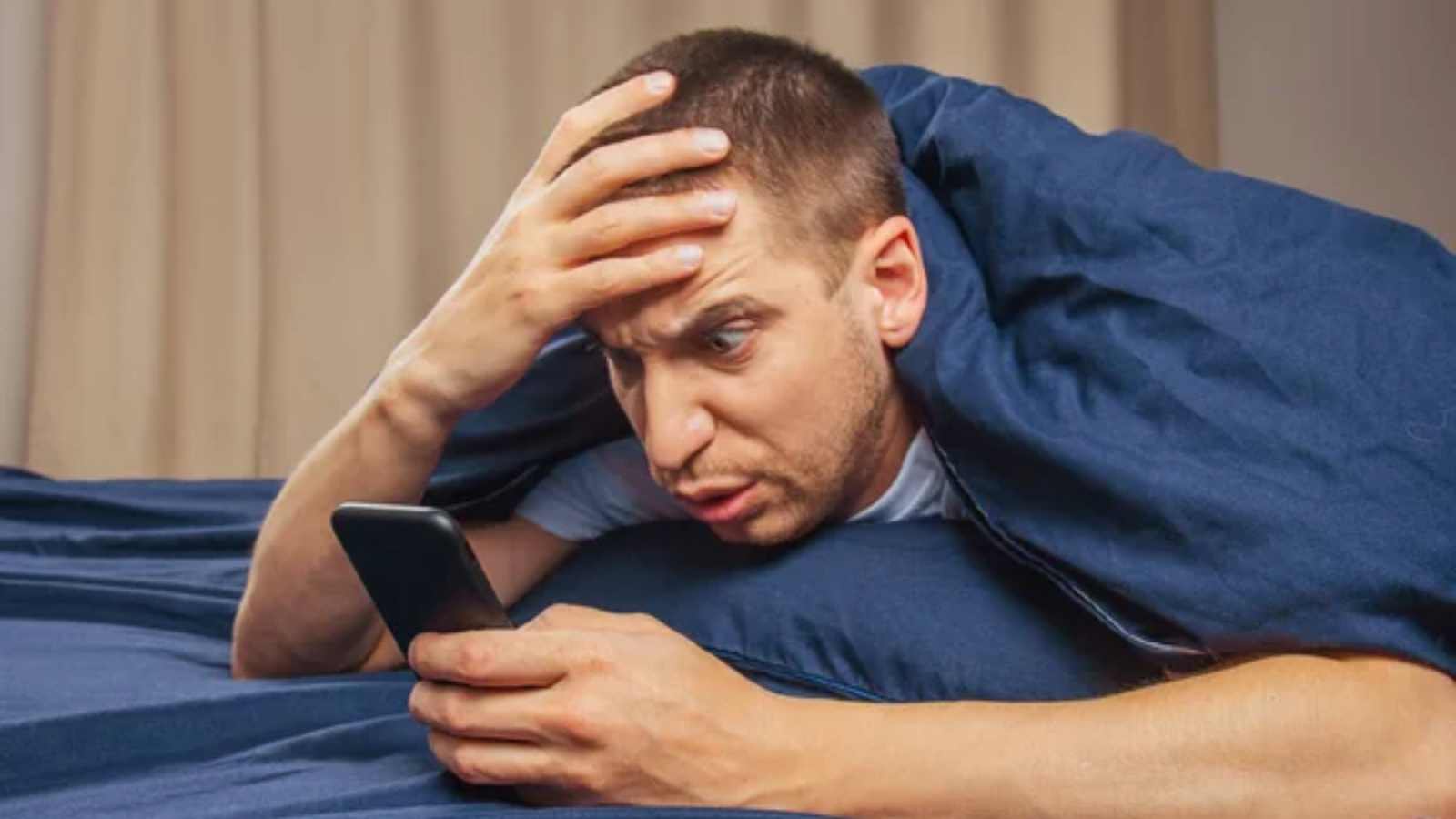 15 online dating turn-offs for men