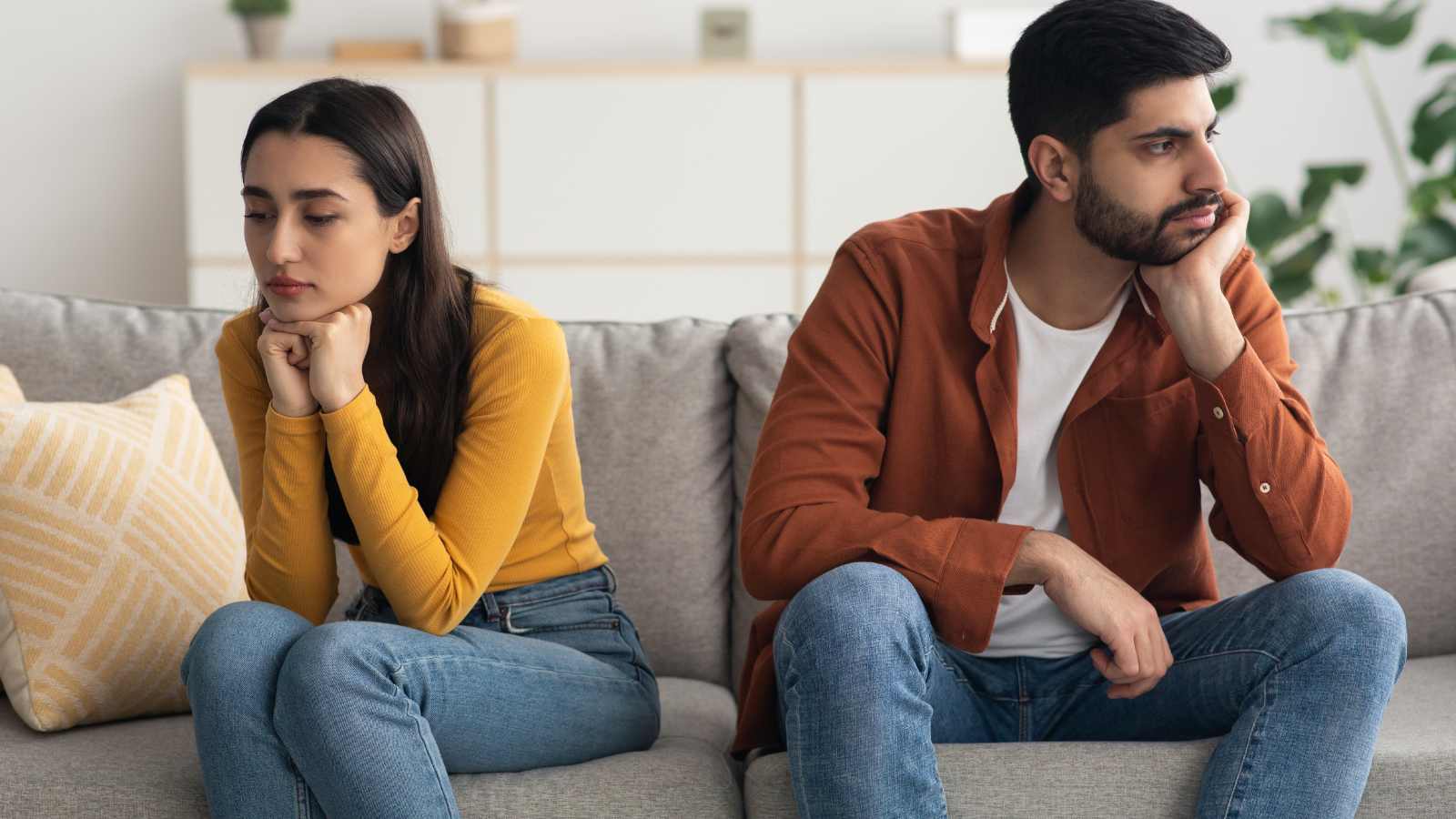 15 Common Habits That Ruin Your Love Life