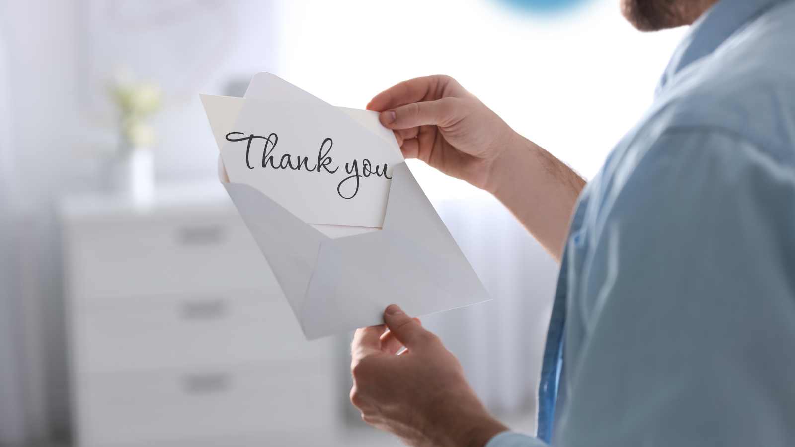 11 Old-Fashioned Manners That Reflect a Well-Raised Upbringing