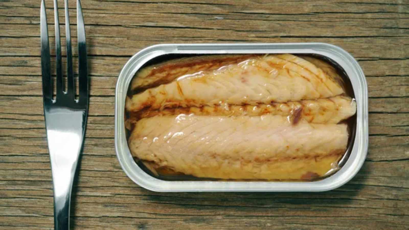 Canned mackerel