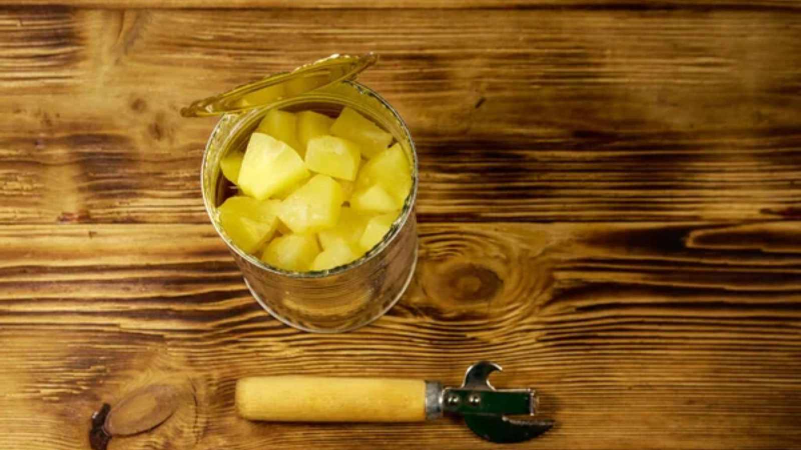 Canned pineapple