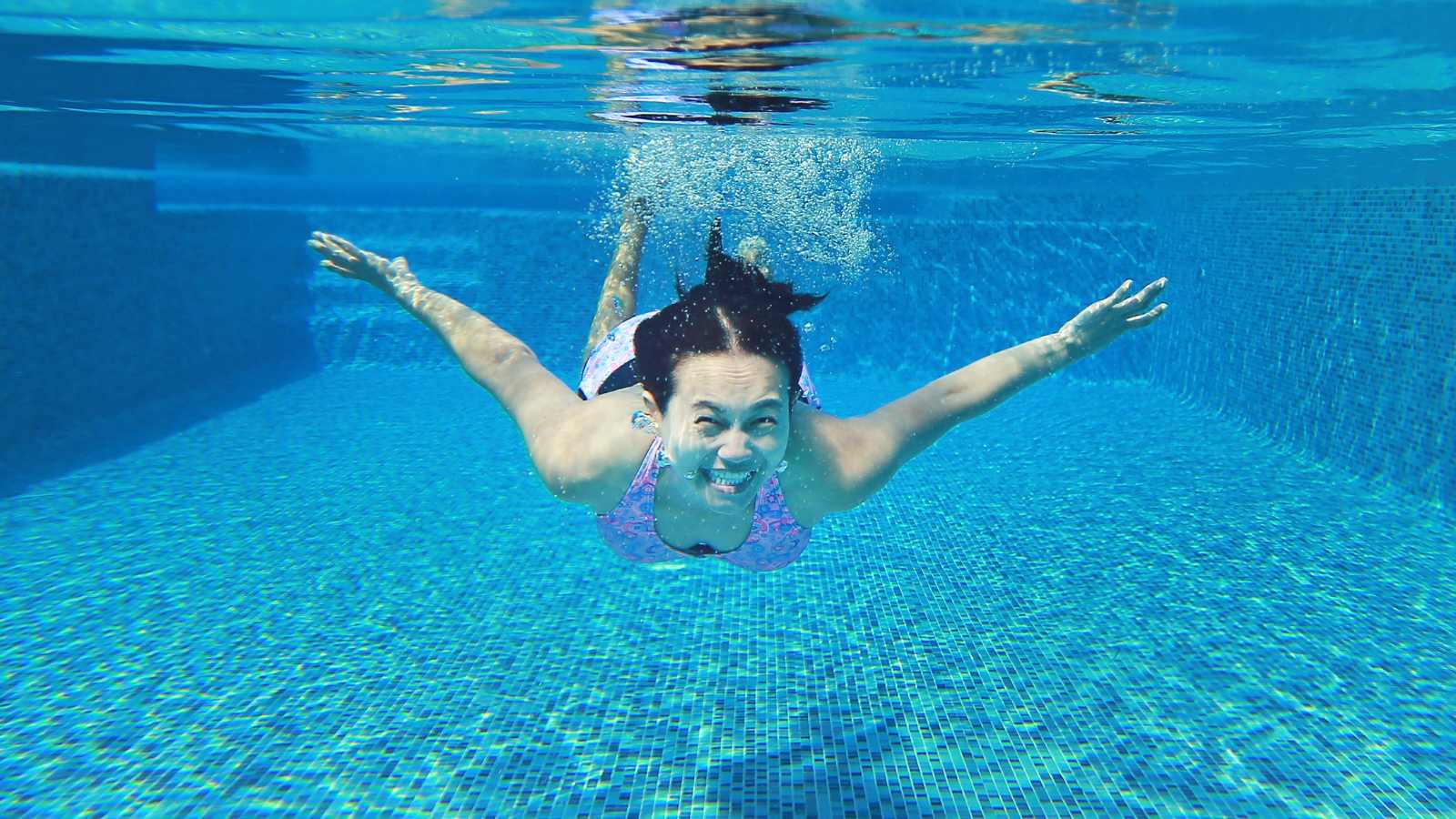 17 Lesser-Known Facts That Make Left-Handed People Stand Out