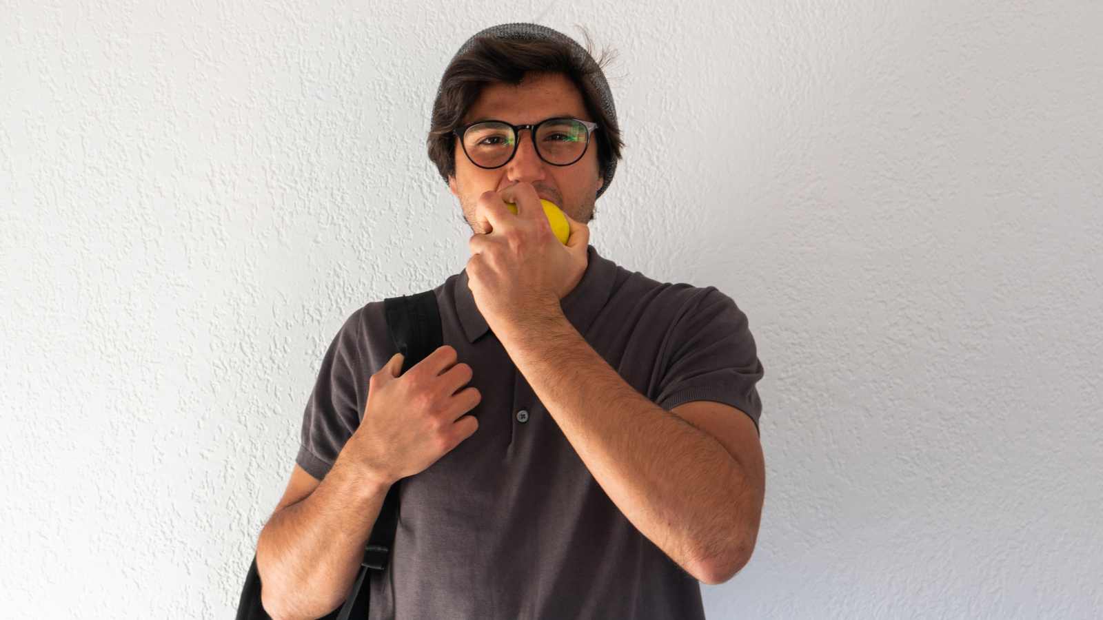 17 Lesser-Known Facts That Make Left-Handed People Stand Out