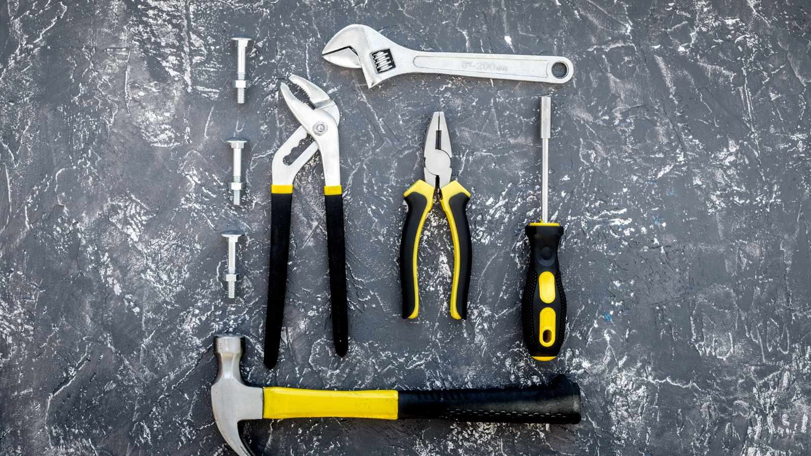 everyday items frugal people keep at home