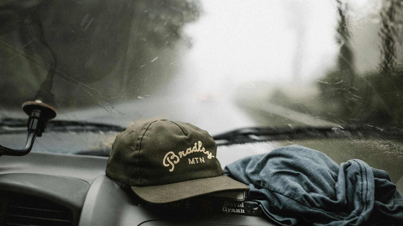 11 things in a man’s car that reveal he’s completely checked out of life