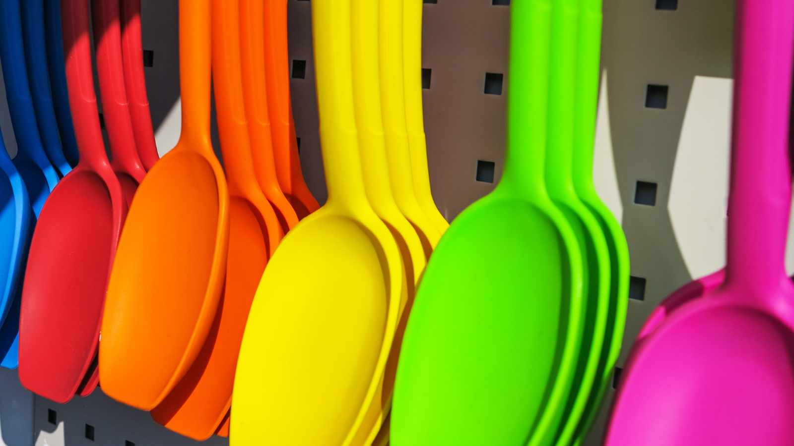 9 kitchen items that add microplastics to your meals