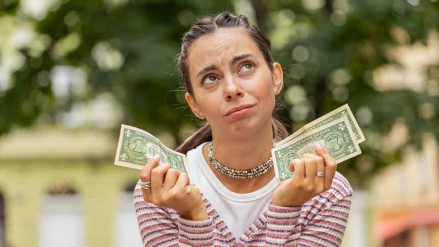 12 Common White Lies Women Believe You Won’t Notice