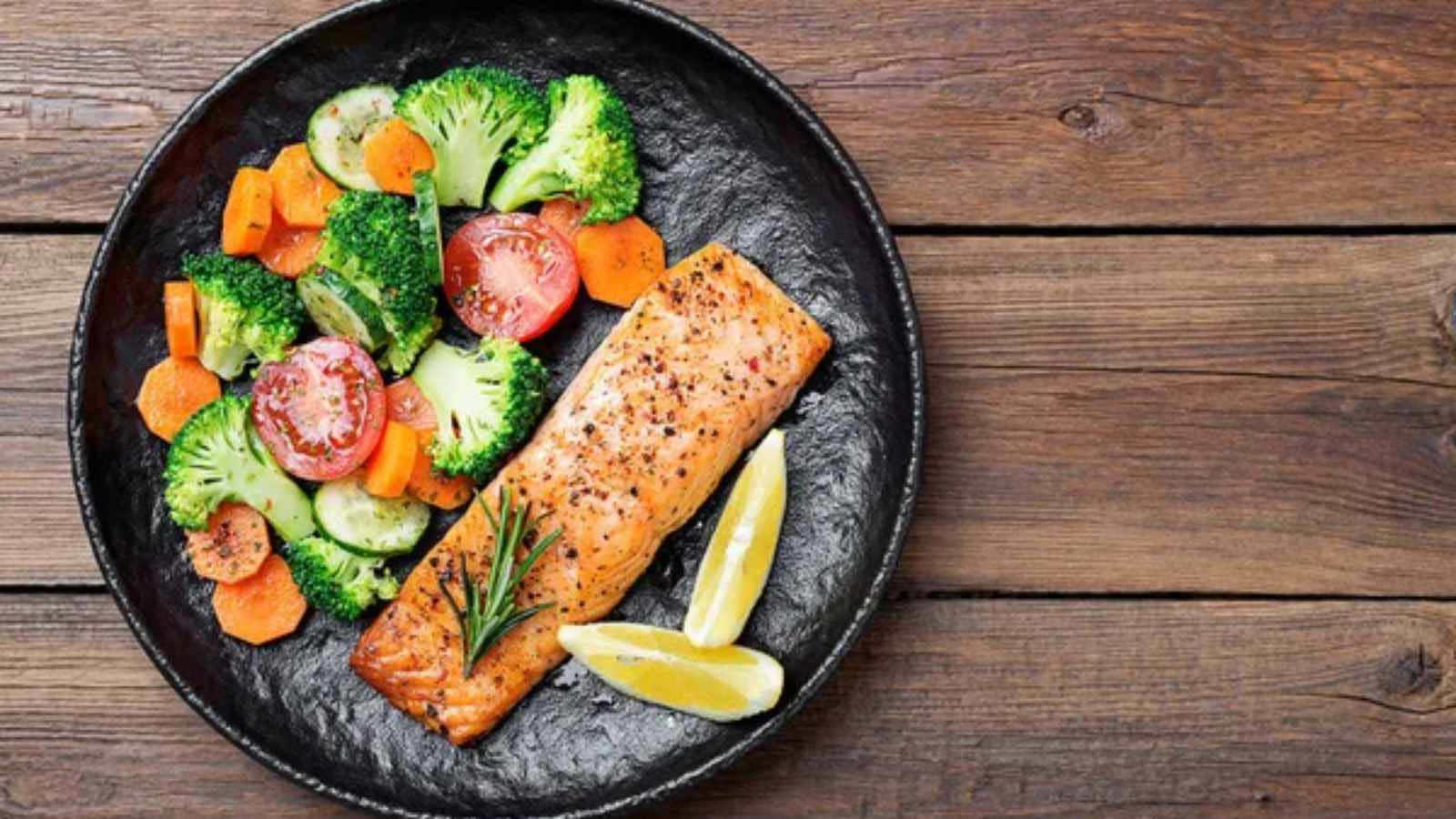 Sheet pan salmon and veggies