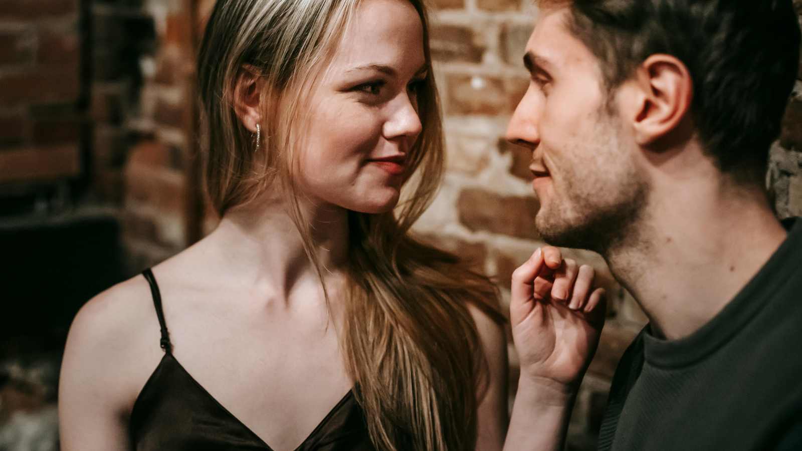 If a Woman Secretly Wants a Man, She’ll Casually Drop These 11 Phrases to Signal Interest