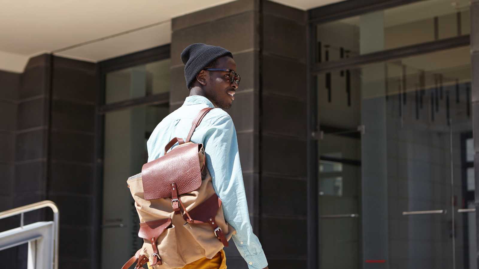 If Someone Does These 11 Things Before Leaving Home, They’re Likely Self-Centered