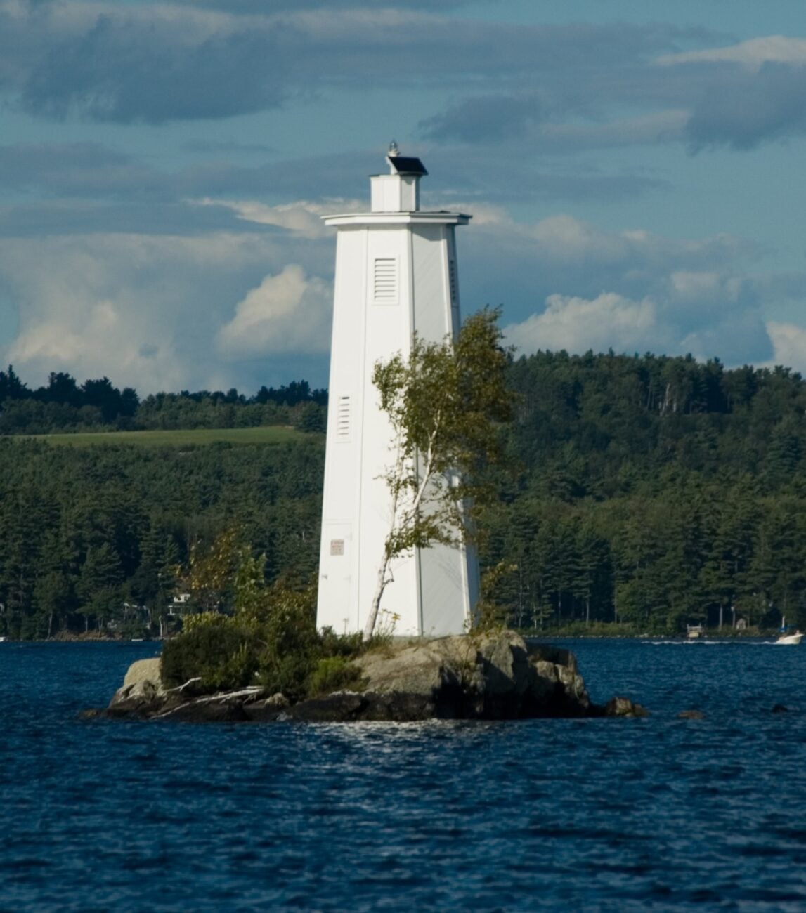 Loon_Lighthouse_Sunapee