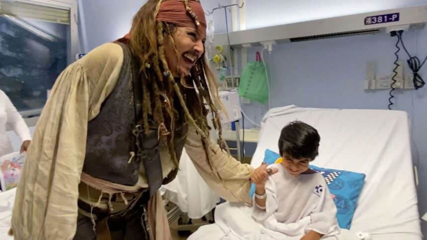 Johnny Depp dresses up as Captain Jack Sparrow to visit children in hospital in Spain