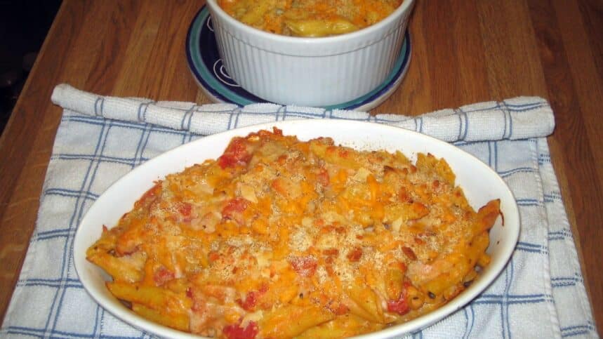 macaroni with tuna and tomatoes